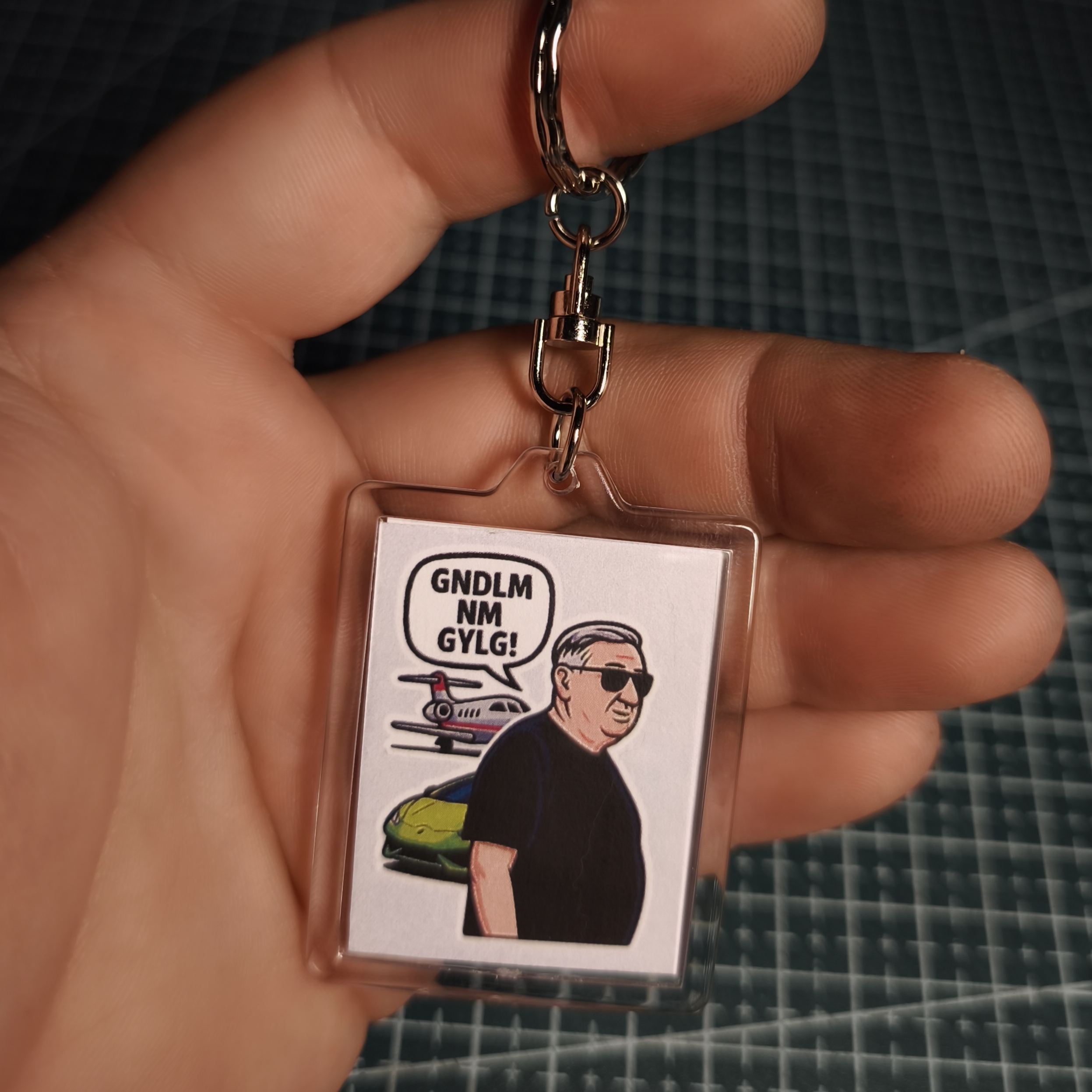 Gondolom nem gyalog kulcstartó