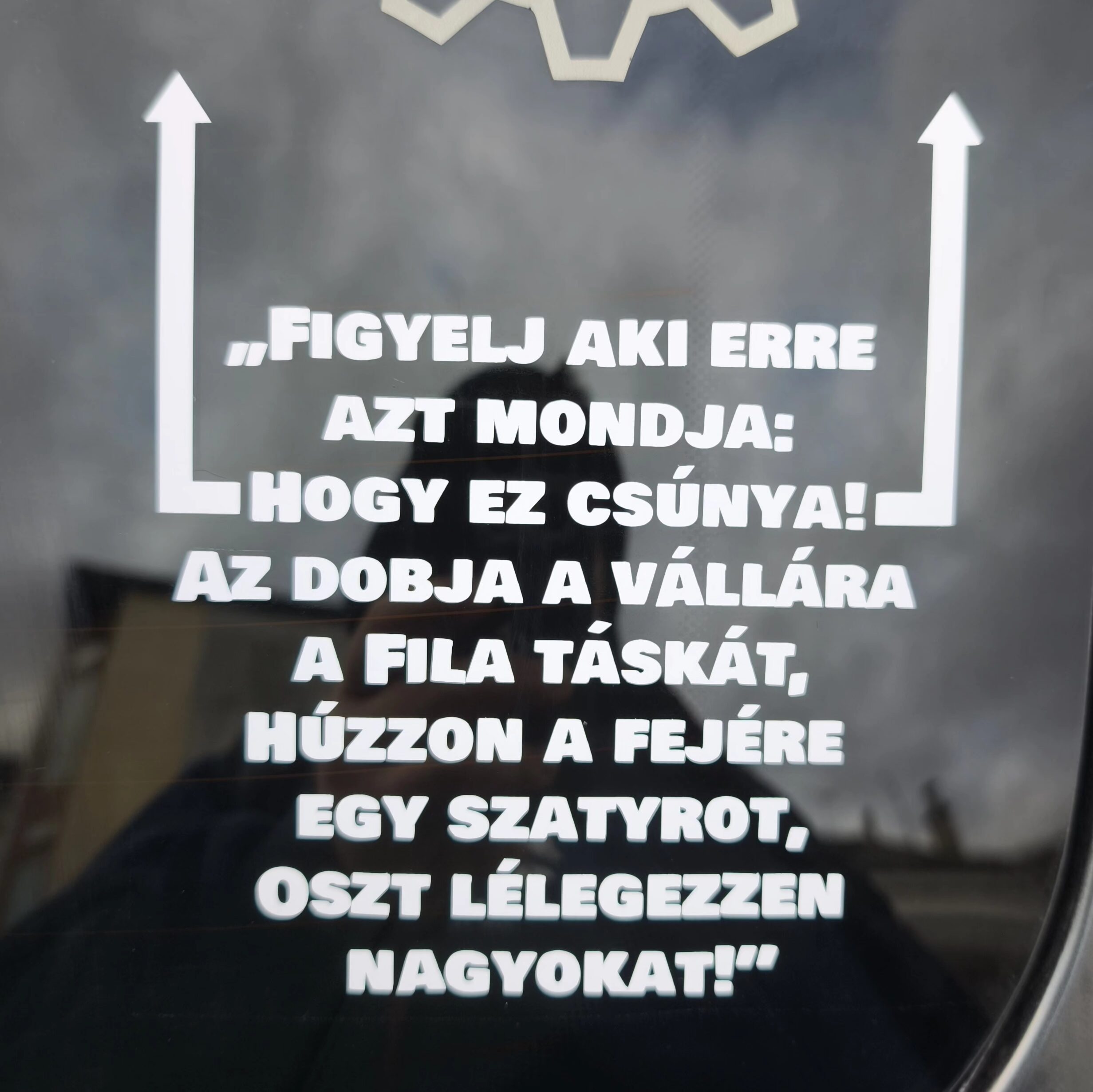 Aki erre azt mondja hogy csúnya