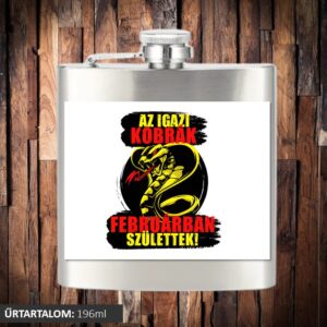 Az igazi kobrák februárban születtek lapos üveg