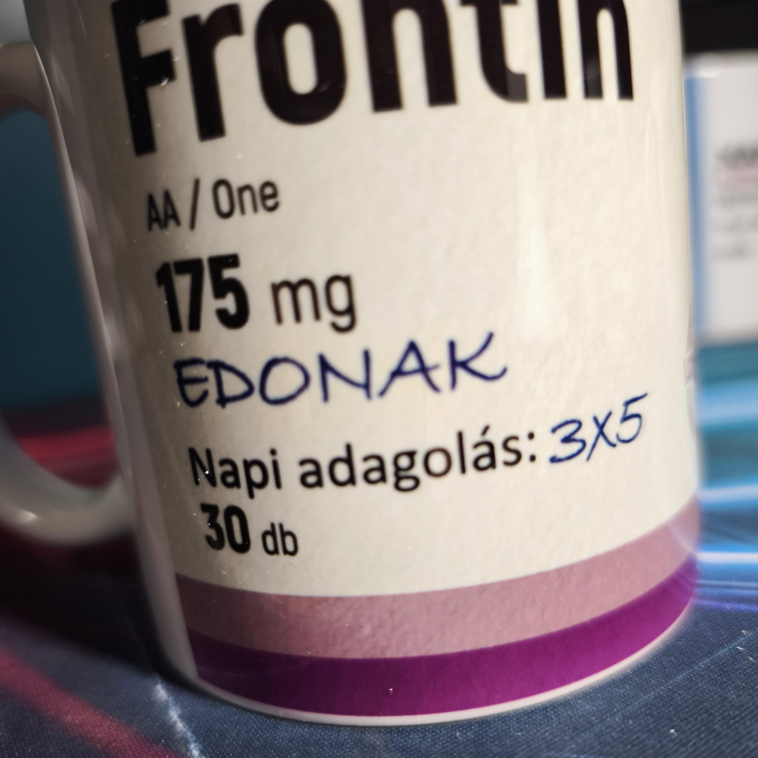 Egyedi Frontin bögre - Image 3